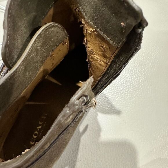 COACH Women’s Patricia Suede Leather Ankle Booties in the Size 9M - Picture 15 of 16